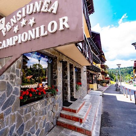 Pensiunea Campionilor Предеал Екстериор снимка